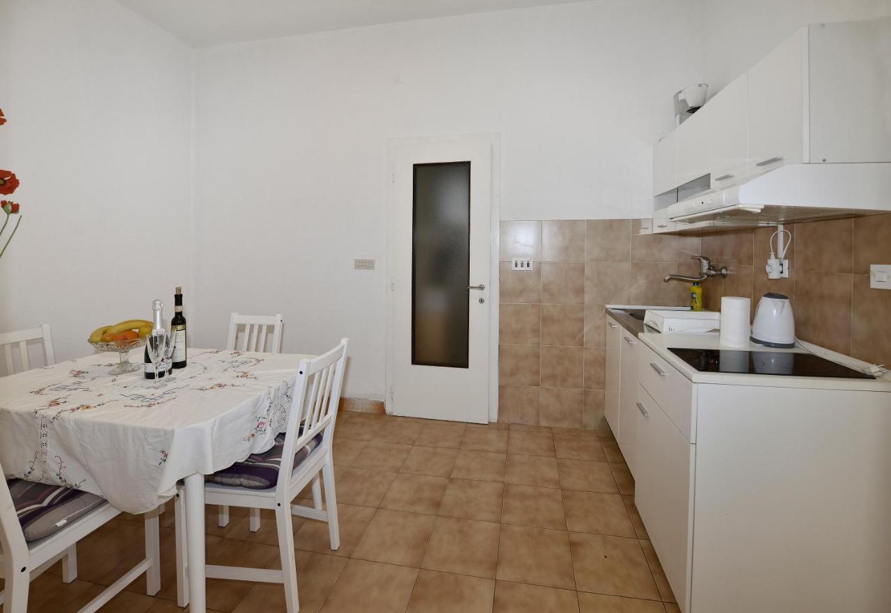 Ella Apartment *
